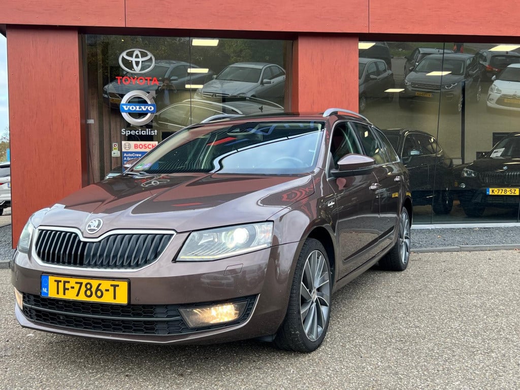 Skoda Octavia combi 1.8 tsi 4x4 laurin & klement | dsg | pano | trekhaak