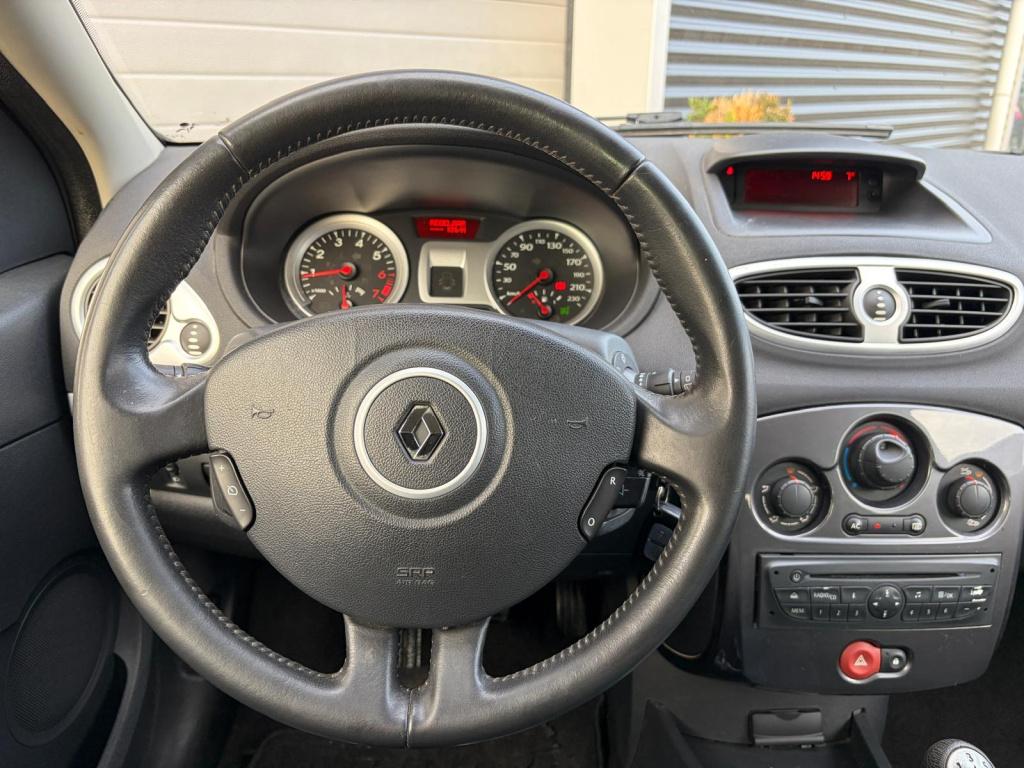 Renault Clio 1.2 collection/apk/airco/cruise ctrl/trehkaak/