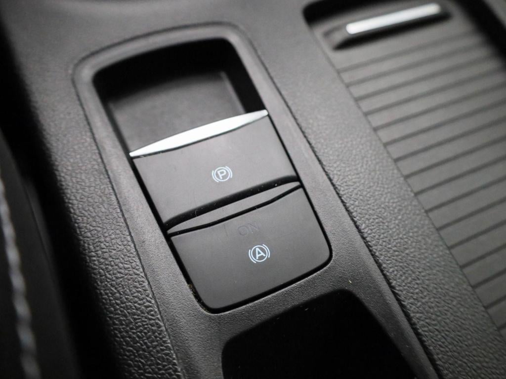 Ford Focus wagon 1.0 ecoboost hybrid titanium style | navigatie | winterpac