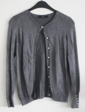Grijze vest met pareltjes  maat s