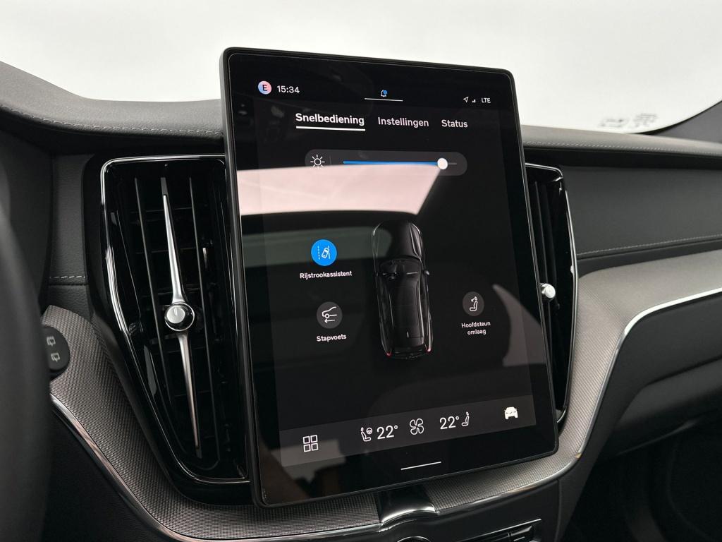 Volvo XC60 polestar engineered recharge plug-in hybrid awd