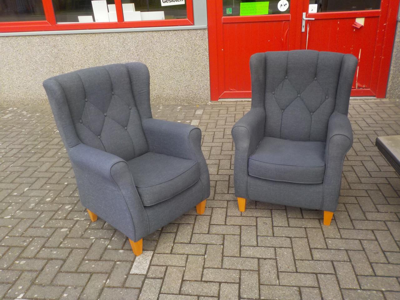 2 mooie kwaliteit stoffen fauteuil in goede tot zeer goede staat setprijs