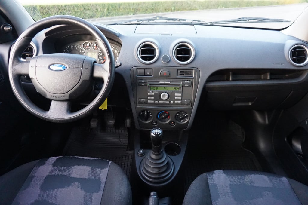 Ford Fusion 1.4-16v champion airco / elektr. ramen / trekhaak / nap