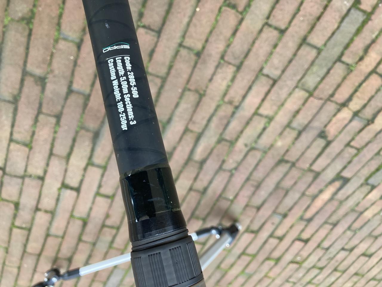 Hengelstokken, Vissteunen, Viskoffer(s), Viskar achter de fiets etc.