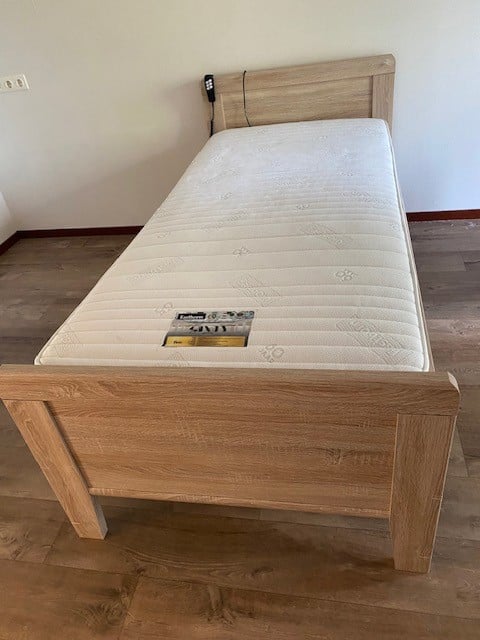 1 persoons bed , electrisch