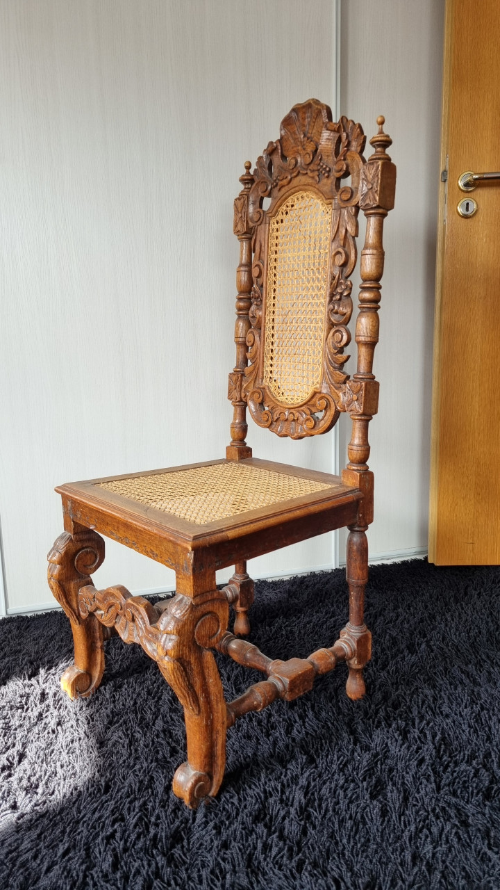 Antieke eetstoelen