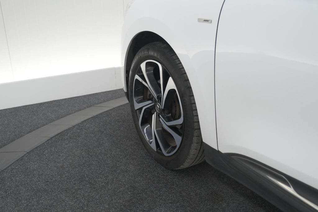 Renault Grand Scenic tce 140 bose | 7 zitplaatsen | trekhaak | camera | bos