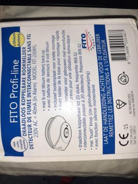 12 x ROOK-MELDERS...voor in huis / 220Volt & 9 Volt