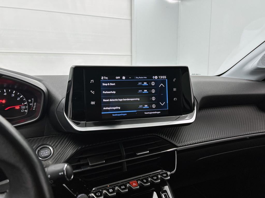 Peugeot 208 100 pk allure pack | rijklaar keyless | camera achter |