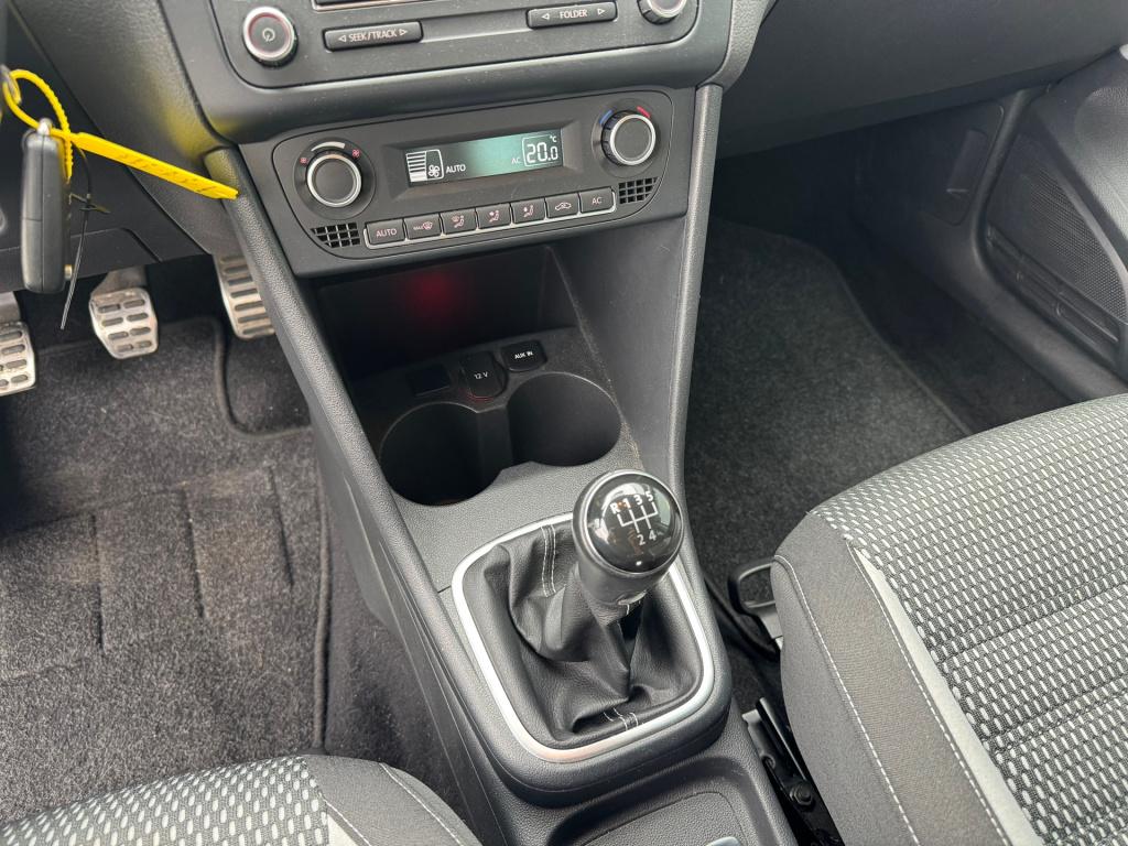 Volkswagen Polo 1.2 tsi cross , cruise control