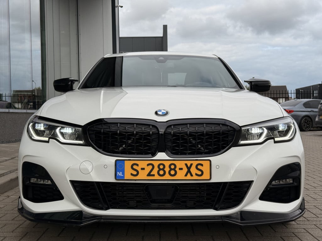 BMW 3-serie 320i m-sport | schuifdak | acc | leder | memory | laser | 20 in