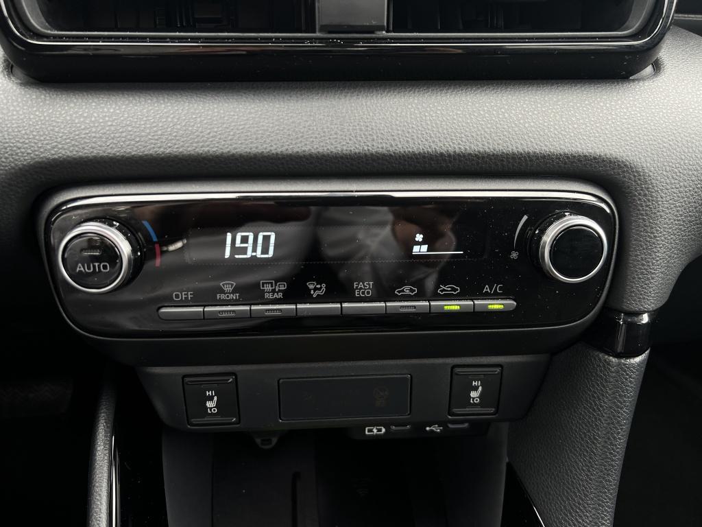 Toyota Yaris 1.5 hyb. 115 dynam | parkeersensoren | stoel+ stuur verwarming