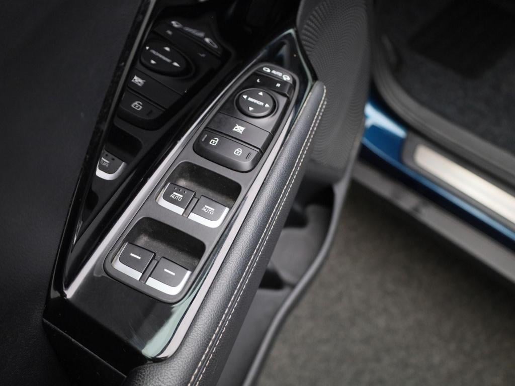 Kia Niro more 1.6 gdi phev 6dct | automaat | parkeer sensoren | trekhaak  |