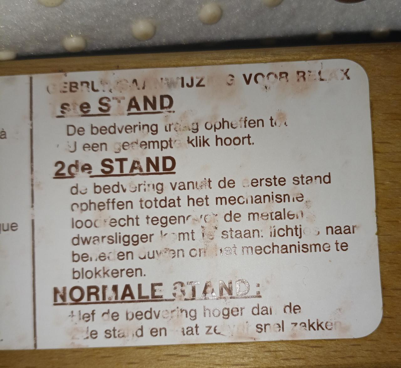 Elektrisch verstelbaar lattenbodem bed met nette, schone matras