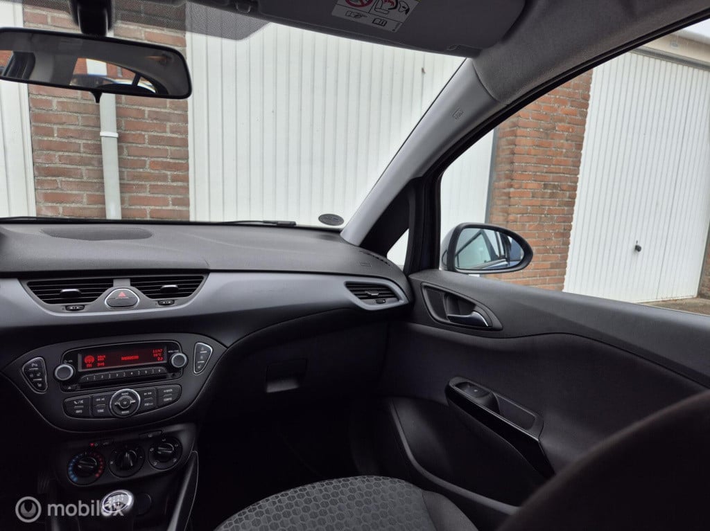 Opel Corsa 1.4 edition / 5- deurs / stuur- stoelverwarming / parkeersensore
