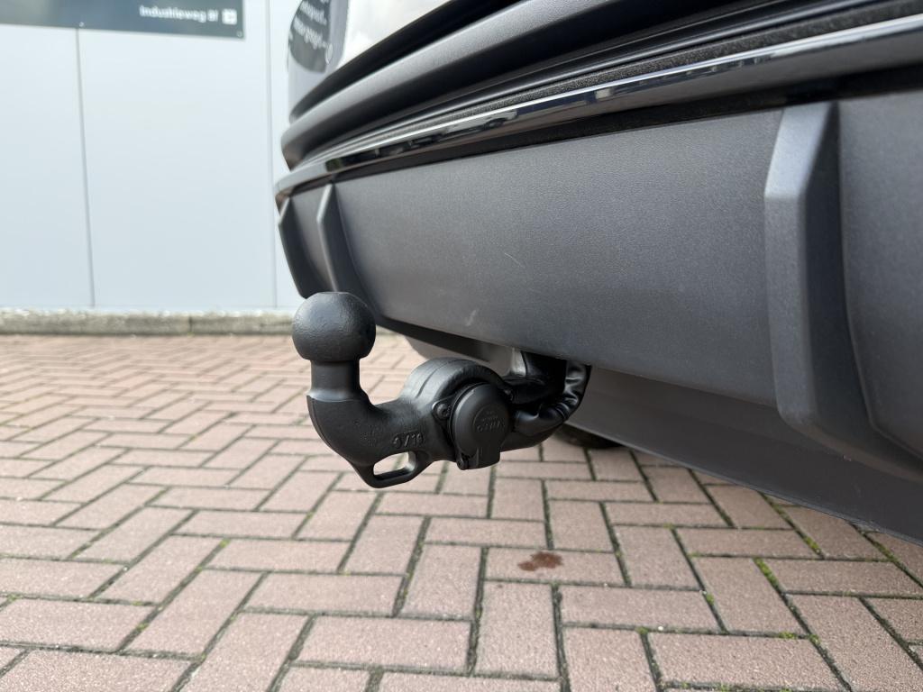 Audi Q3 sportback 35 tfsi 150pk s-edition s-line | trekhaak
