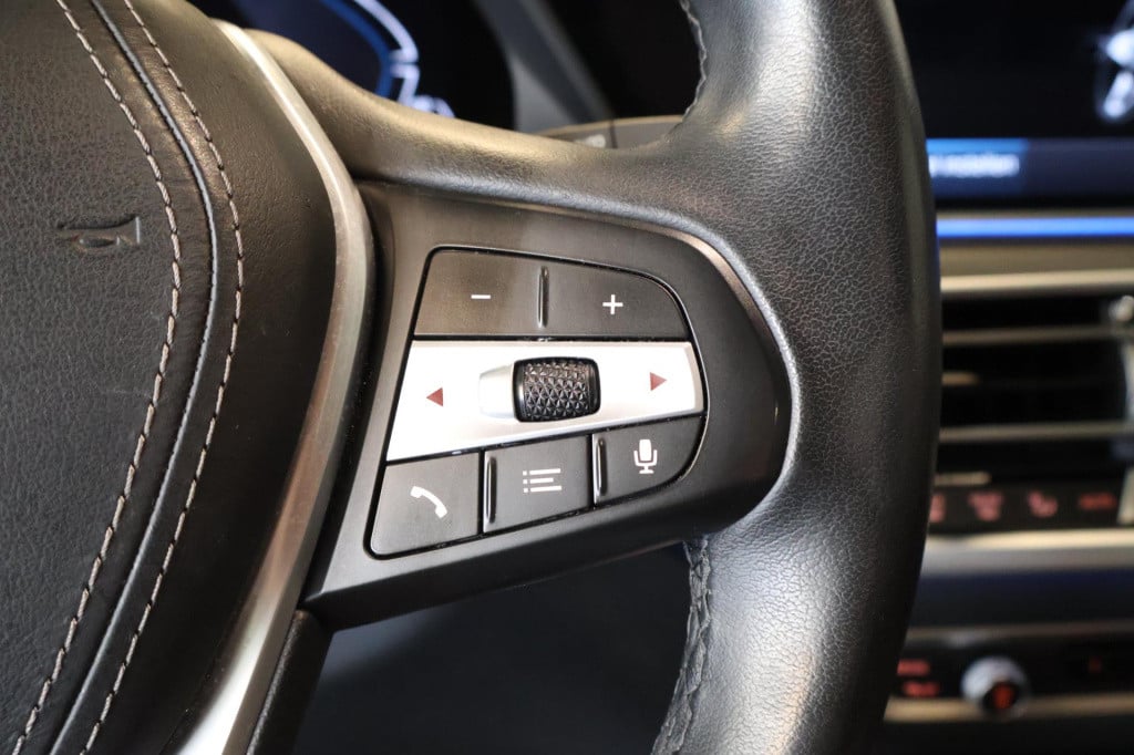 BMW X5 xdrive45e high executive nl auto, memory, luchtvering, carplay & and