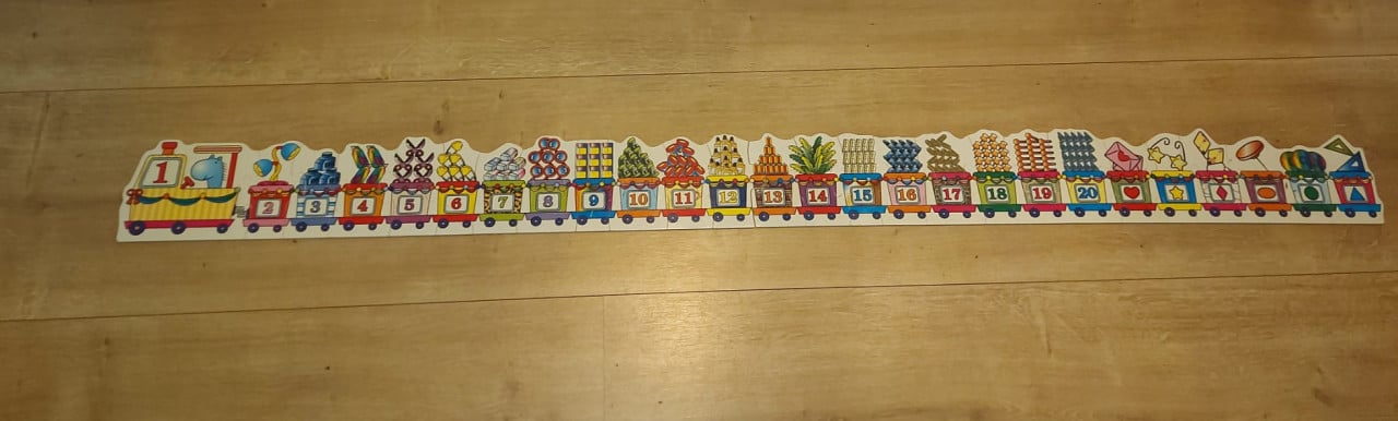 Z.g.a.n. houten vloerpuzzel lange trein