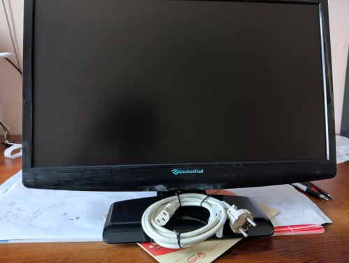 Packard Bell Monitor + HP Elite Desk PC
