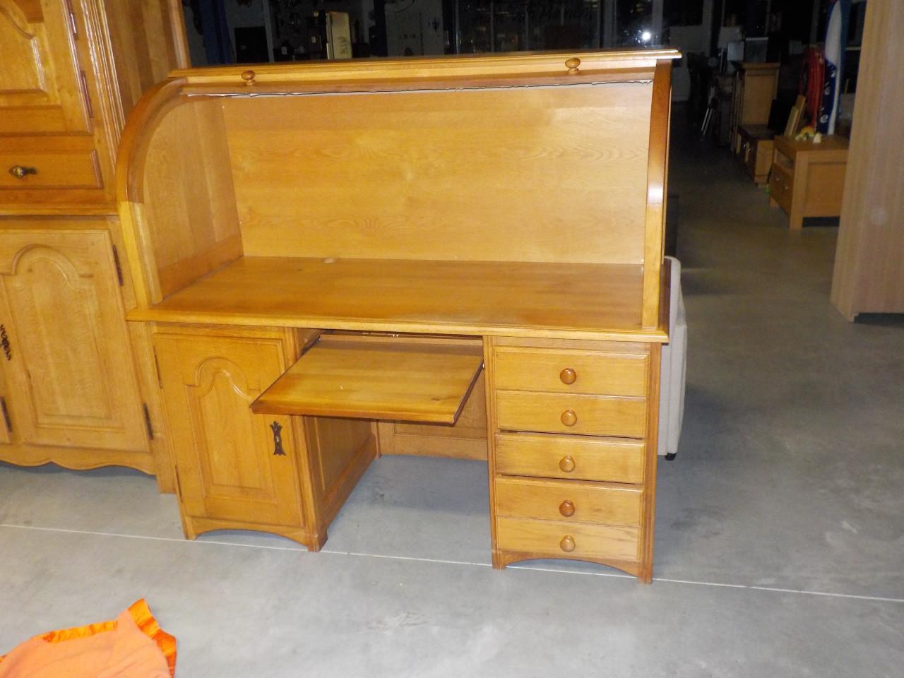 Geheel massief blank eiken bureau in zeer goede staat