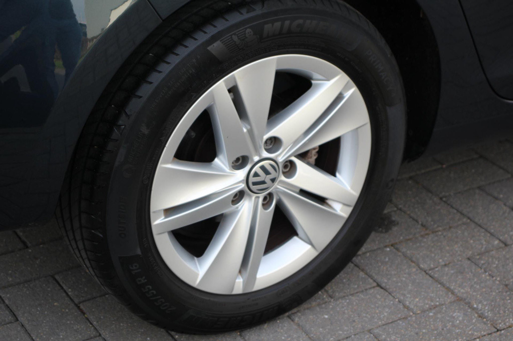 Volkswagen Golf 1.2 tsi match - half leder - nieuwe distr ketting - stoelve