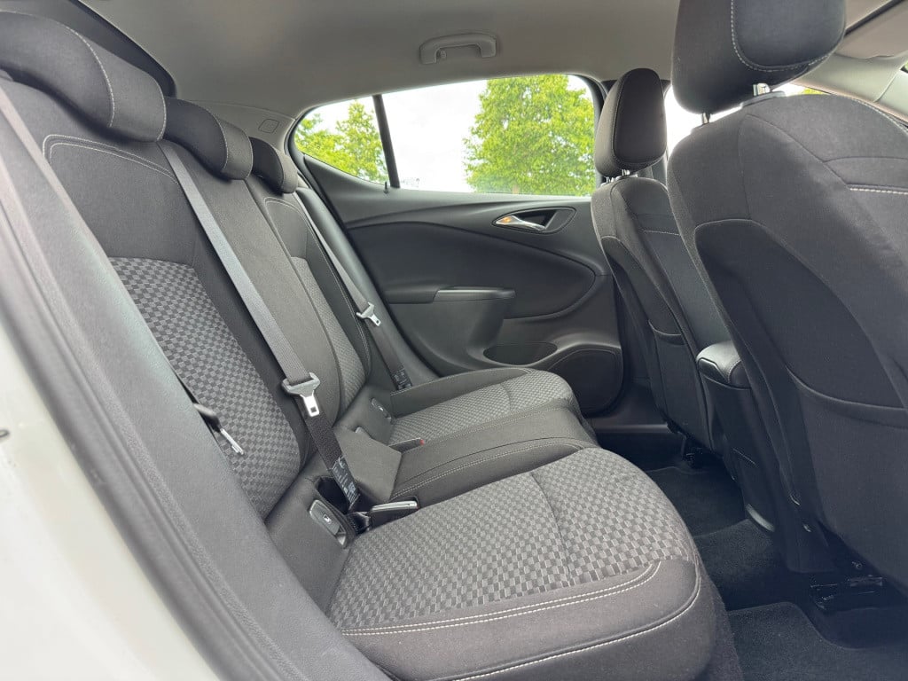 Opel Astra 1.0 105pk * carplay * parkeersenoren