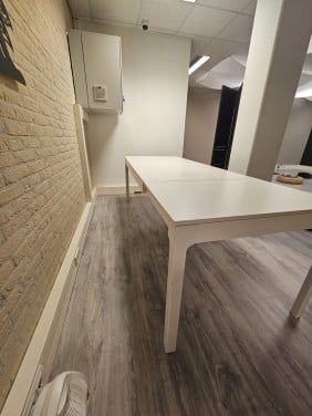 Te Koop witte (uitschuifbare) tafel