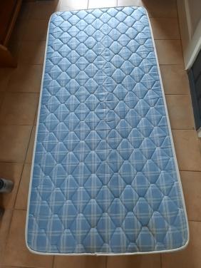 Gratis matras 200 x 90 x 12