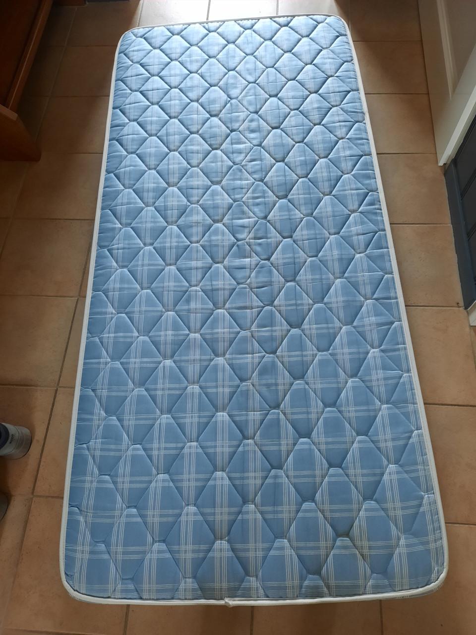 Gratis matras 200 x 90 x 12