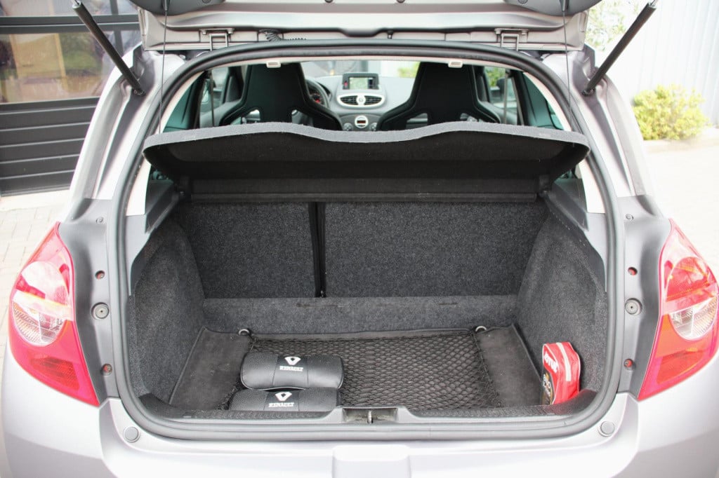 Renault Clio 2.0 rs - ange et demon 99/99 - akrapovic - recaro - shortshift