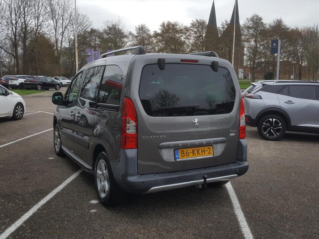 Peugeot Partner 1.6vti-110pk tepee outdoor zenith-dak | trekhaak | panorama