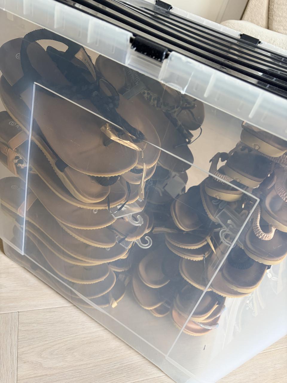 Partij nieuwe sandalen