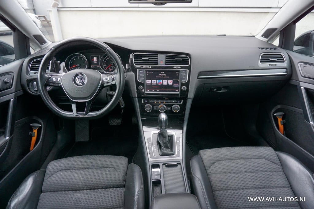 Volkswagen Golf variant 1.2 tsi business edition