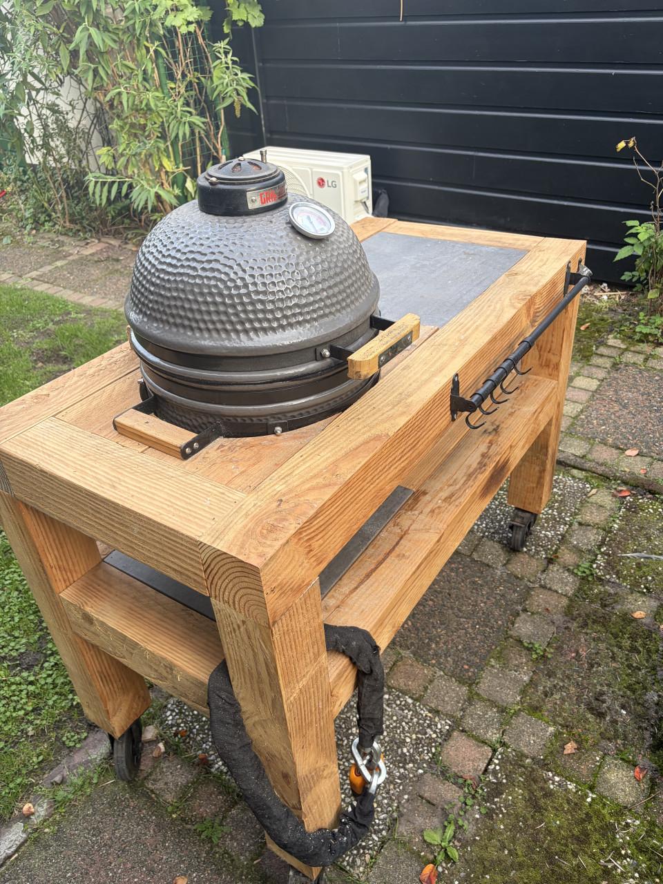 Grill guru compact met bbq tafel