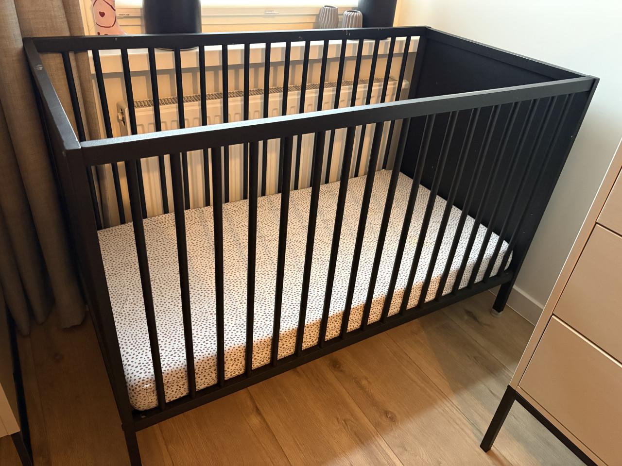 Ledikant 120x60 cm zwart in hoogte verstelbaarder