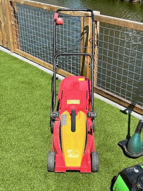Grasmaaier + grastrimmer + verticuteermachine