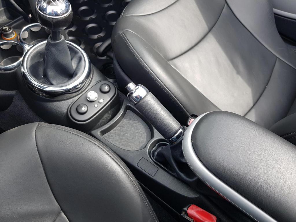 Mini Cooper Cabrio mini 1.6 chili leer.