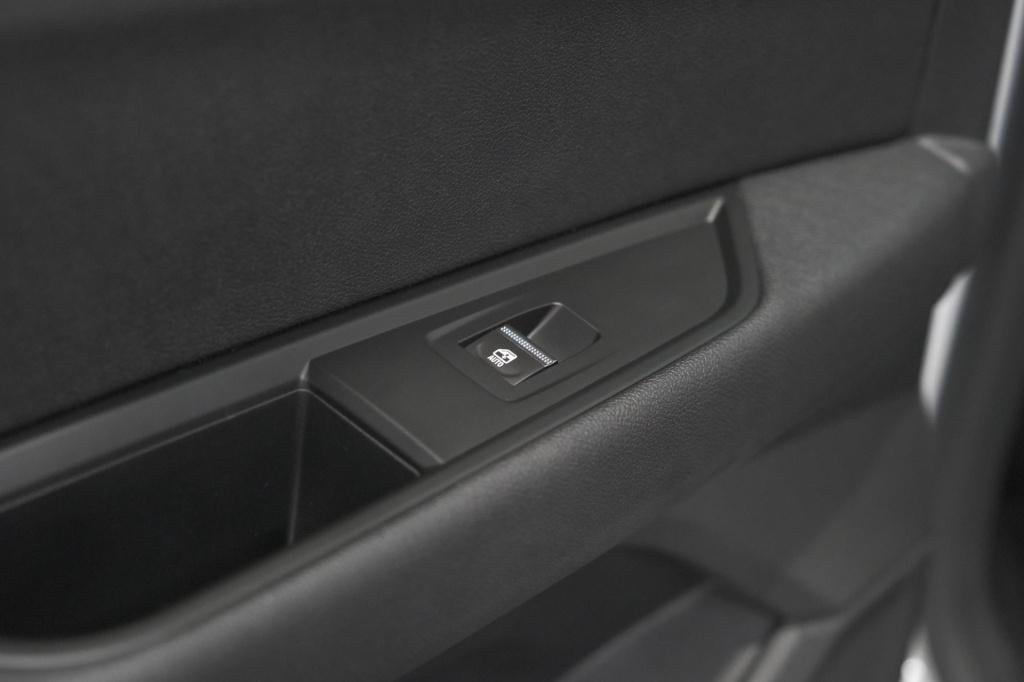 Renault Austral 1.2 e-tech full hybrid 200 techno | 360 camera | panoramada