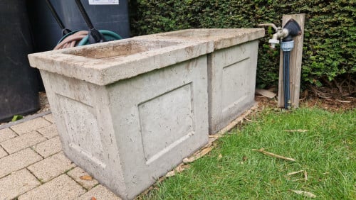 2x betonnen bloembak