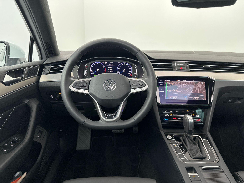 Volkswagen Passat variant 1.5 tsi r-line business dsg7 150pk panoramadak - 