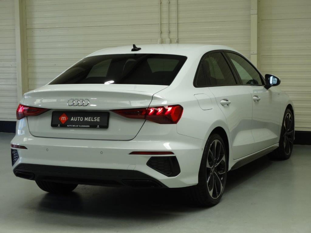 Audi A3 35 tfsi 150pk s tronic s line edition
