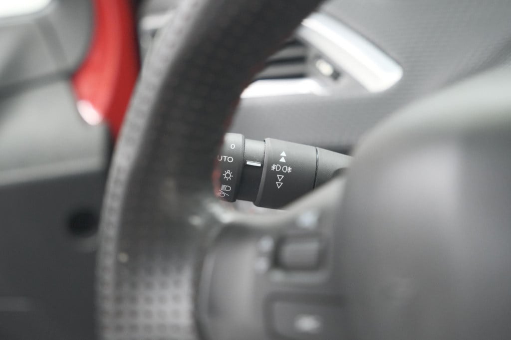 Peugeot 208 puretech 110 gt-line | apple carplay | parkeersensoren | climat