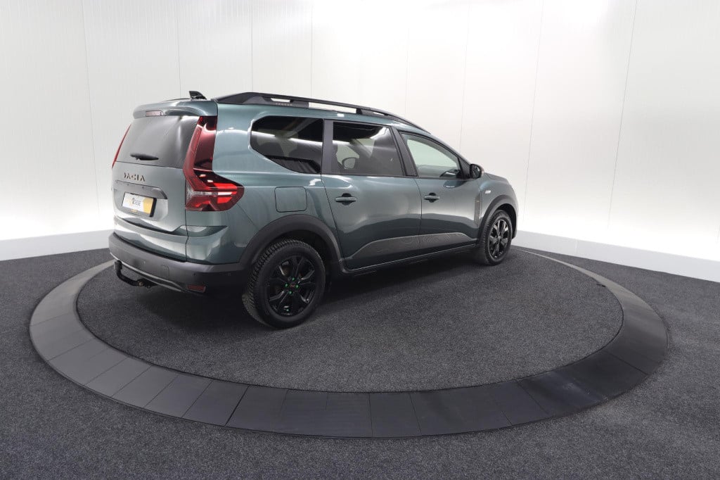 Dacia Jogger 1.6 hybrid 140 extreme | 5 zitplaatsen | trekhaak | camera | d