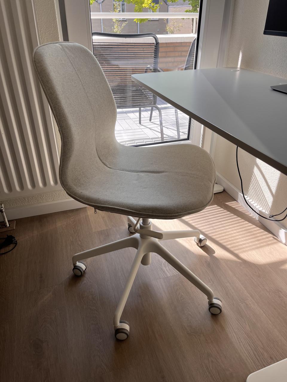 Beige bureaustoel