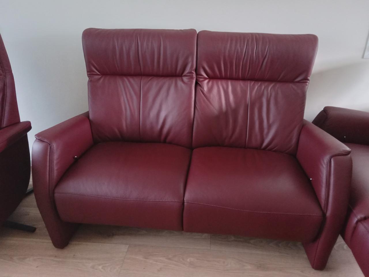 Te Koop tweezitsbankje echt leer