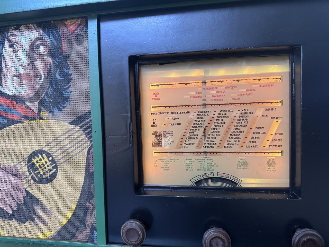 Oude radio 1940 Modern gemaakt