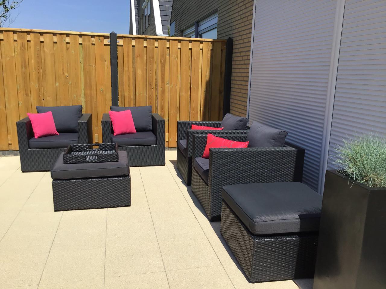 Lounge set 4 stoelen 2 hockers