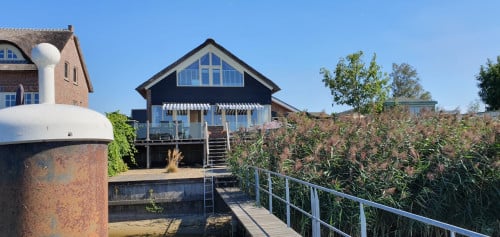 2 Vakantiehuizen HOME 258 of RIET 159 direct aan het water: zwemmen!