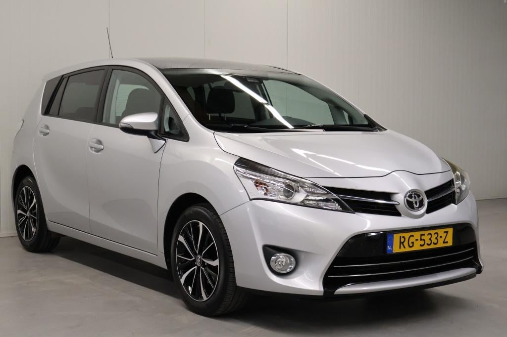 Toyota Corolla Verso 1.6 vvt-i skyv. ed.