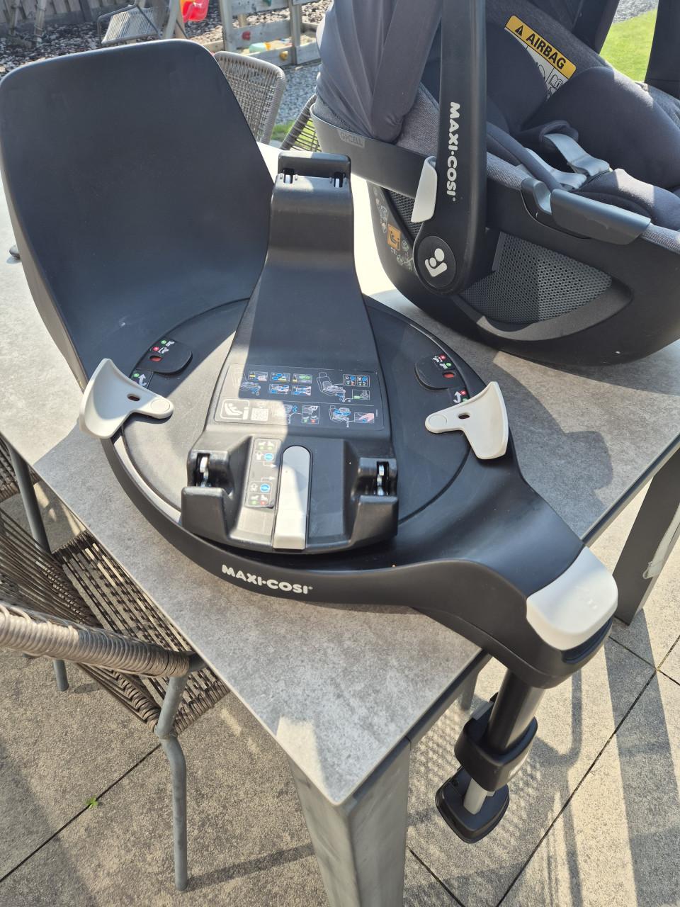 MaxiCosi incl 360* FamilyFix